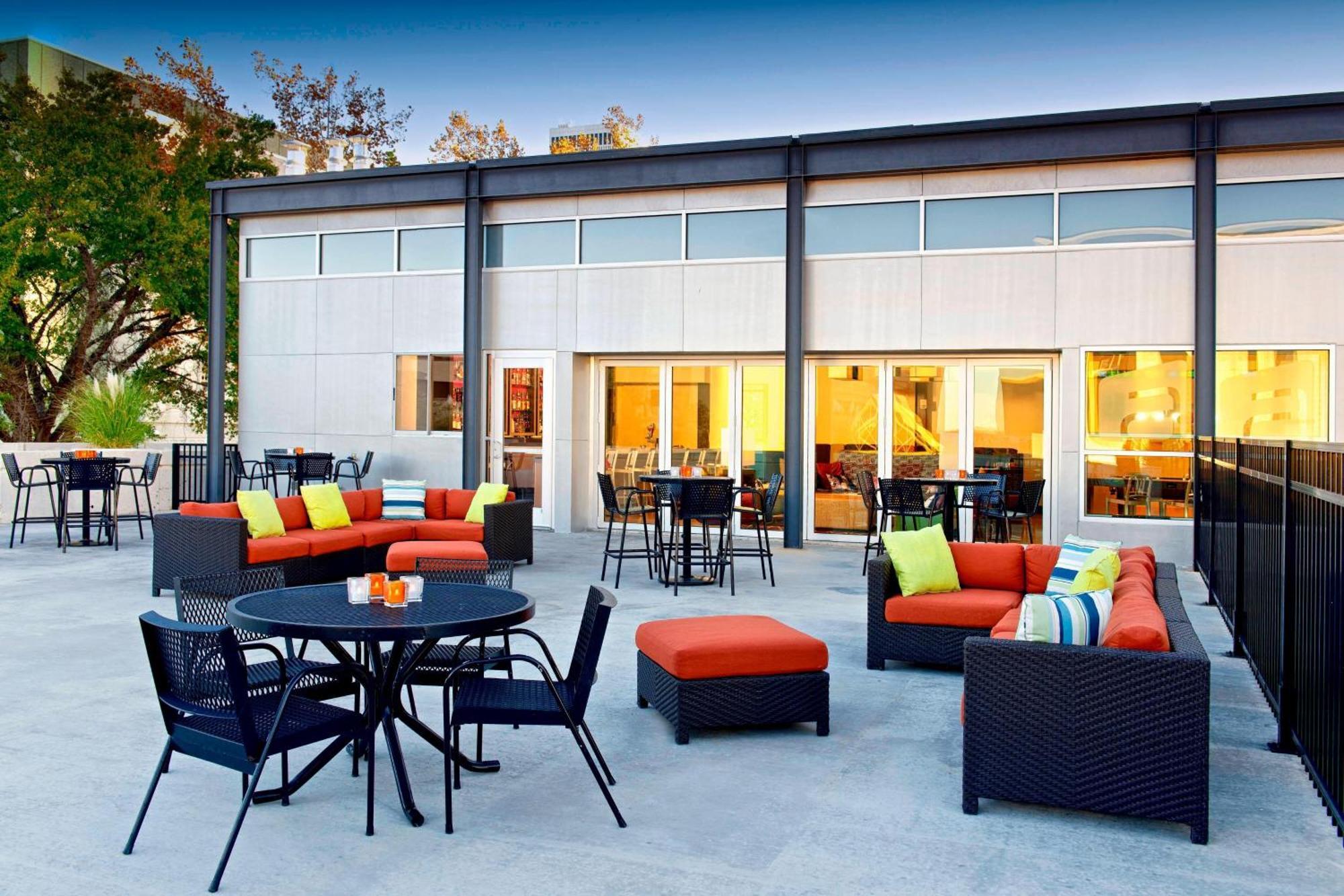 Aloft Tulsa Downtown Hotel Bagian luar foto