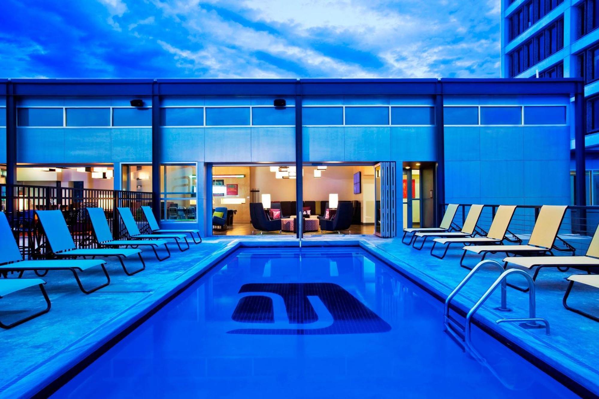 Aloft Tulsa Downtown Hotel Bagian luar foto