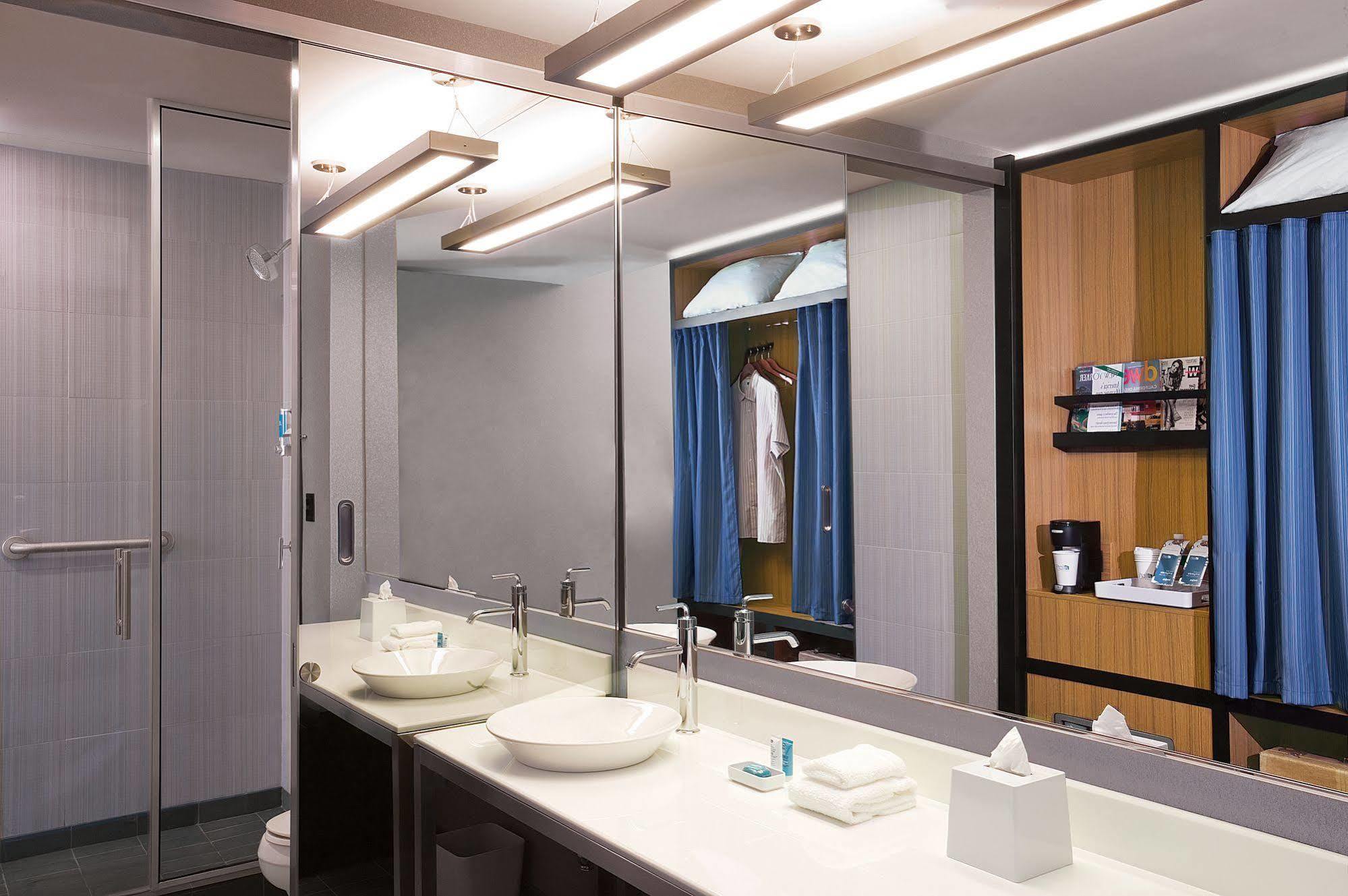 Aloft Tulsa Downtown Hotel Bagian luar foto